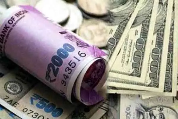Rupee आठ पैसे बढ़कर 81.25 पर