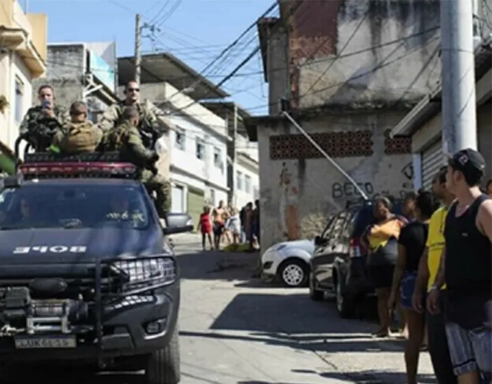 Police की छापेमारी से मचा हड़कंप, गोलीबारी में 45 लोगों की गई जान