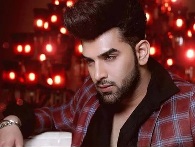 Paras Chhabra ने अपनी एक शर्टलेस फोटो की शेयर