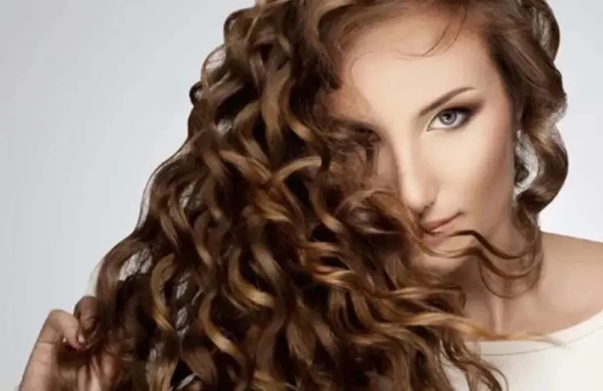 Curly Hair के लिए ये तरीके अपनायें 