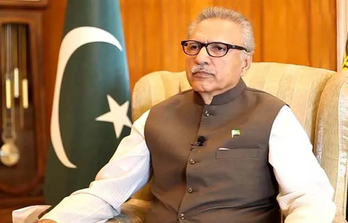 आदेश नहीं माना, Pakistani President ने सचिव को हटाया