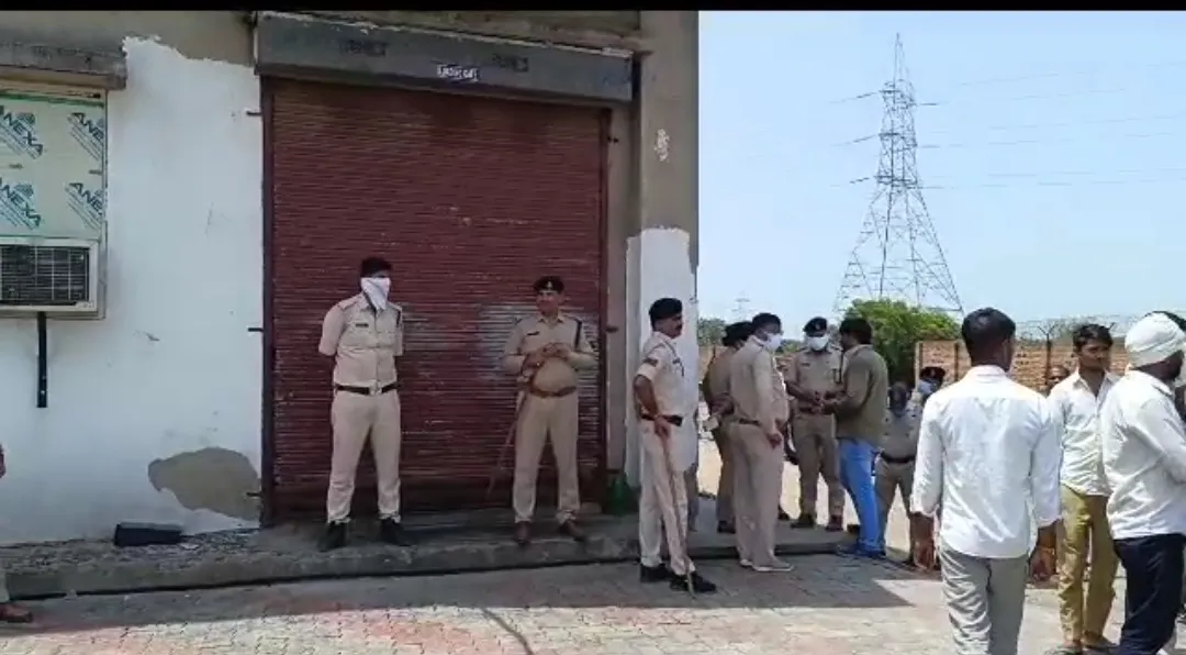 बहिनें कर रही थी राखी बांधने के लिए भाइयों की प्रतीक्षा लेकिन मिली भाइयों की मौत की खबर फैक्ट्री के टैंक में गैस में दम घुटने से पांच मजदूरों की मौत