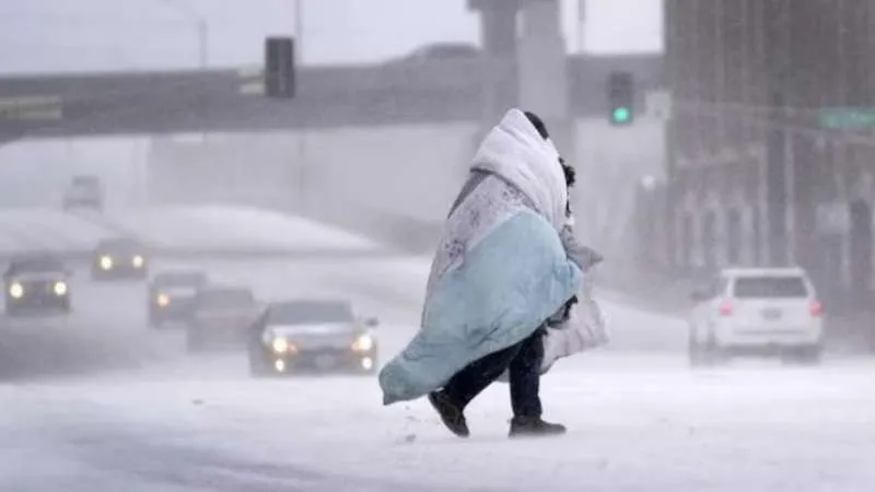 America में चक्रवात का कहर