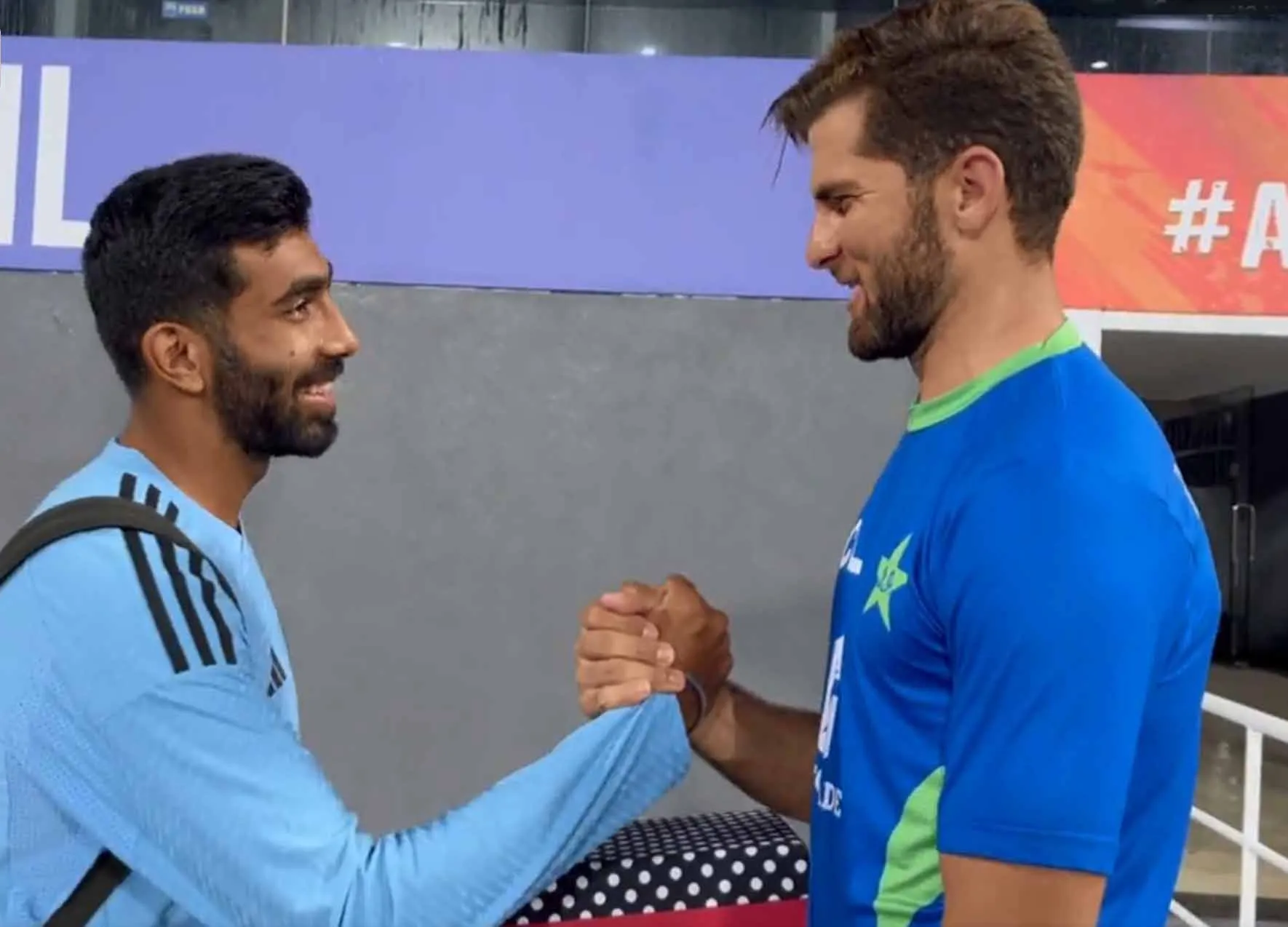 बुमराह को Shaheen ने बधाई के साथ ही दिया उपहार