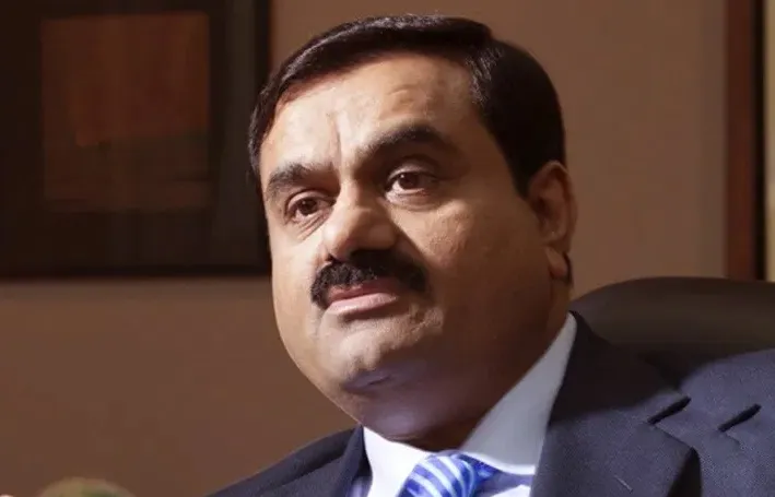 दुनिया भर के अरबपतियों की नेटवर्थ घटी, Adani की बढ़ी