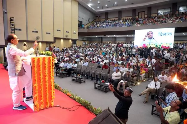 मुख्यमंत्री Chouhan ने 53 हजार करोड़ की 13 हजार परियोजनाओं का किया एक साथ भूमिपूजन और लोकार्पण