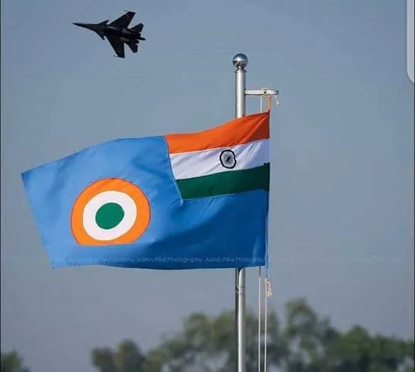 वायुसेना दिवस के मौके Indian Air Force को मिला नया फ्लैग, महिला जवानों ने भी दिखाया अपना दमखम