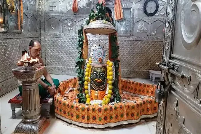 महाकालेश्वर मंदिर का गर्भगृह फिलहाल आम श्रद्धालुओं के बंद ही रहेगा