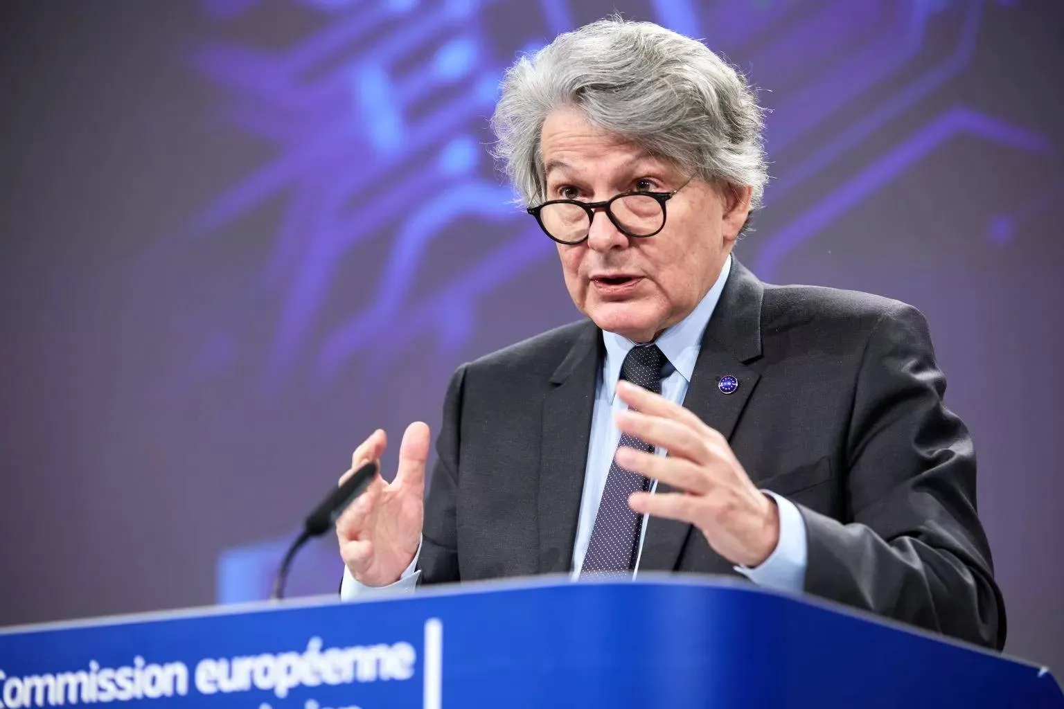 एक्स पर Israel-Hamas जंग को लेकर गलत सूचनाएं हो रही प्रसा‎रित