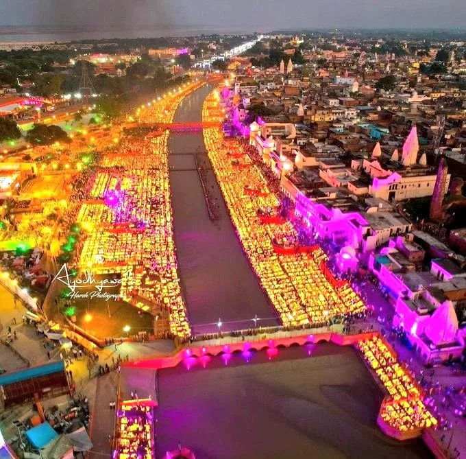 अयोध्या : 'दीपोत्सव' में 22 लाख 23 हजार से अधिक दीये जलाकर नया गिनीज वर्ल्ड रिकॉर्ड बनाया गया