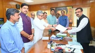 बीजेपी ने की भिंड के अटेर के 16 मतदान केंद्रों पर पुनर्मतदान की मांग : चुनाव आयोग से की शिकायत...