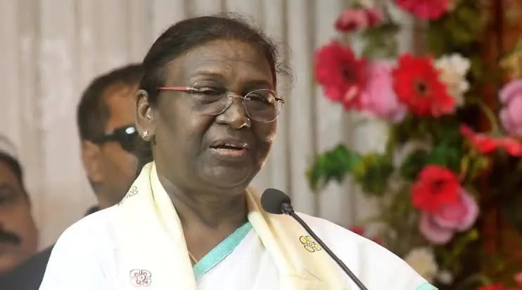 जनता की परेशानी दूर करने के लिए नए तरीके खोजें नौकरशाह : राष्ट्रपति मुर्मू