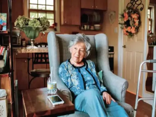 बुजुर्गों की देखभाल करना America में बेहद महंगा, घर छोटे पड़ रहे