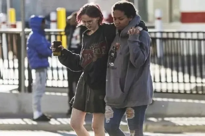 पहले पुलिस को फोन कर बुलाया, बात की, फिर University में दागी गोलियां, तीन की मौत