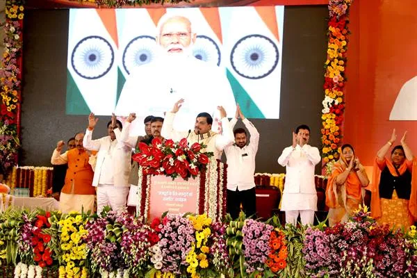 श्रमिकों को सम्मान और वंचितों को मान दिलाना हमारी प्राथमिकता - PM मोदी