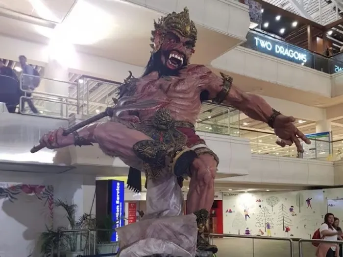 Bali के एय़रपोर्ट पर सुबाहु की प्रतिमा है