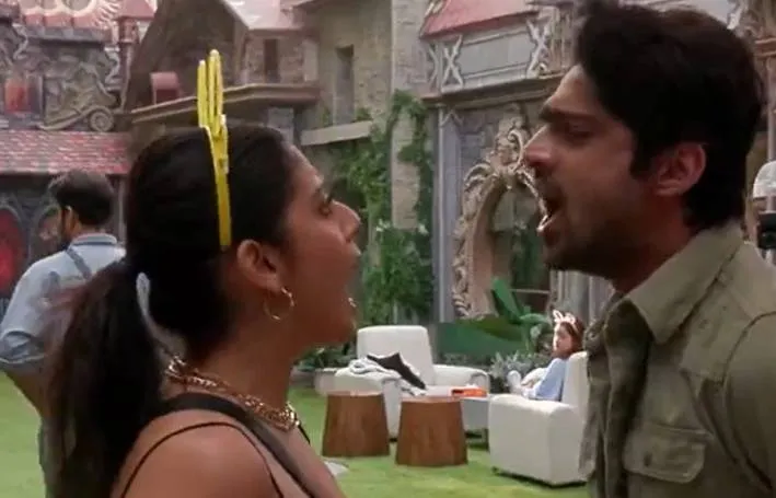 Abhishek और ईशा की लडाई नहीं हो रही खत्म