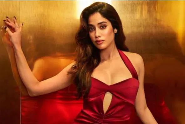 Actress Janhvi ने खोले कई राज, मोबाईल पर आए संदेशों का किया जिक्र