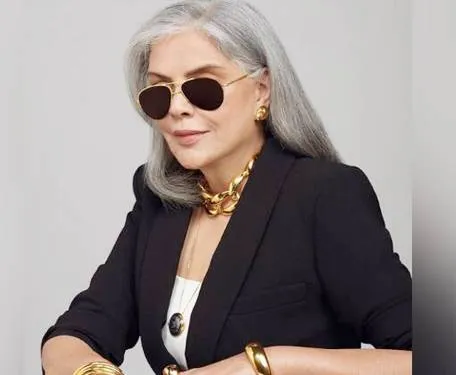 72 वर्ष की उम्र के बावजूद Zeenat Aman की ‎फिल्मों में वापसी