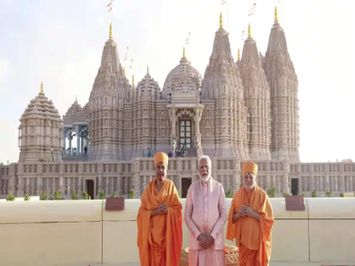 Muslim Country में बने ‎हिंदू मं‎दिर में उमड़े श्रद्धालु, दर्शन के ‎लिए एक दिन में पहुंचे 65 हजार लोग