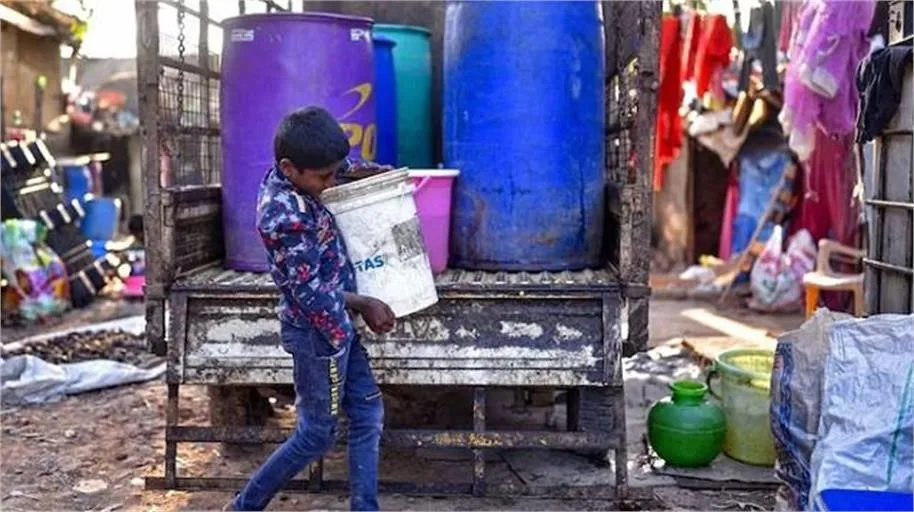 Bengaluru में भयावह जल संकट, माल में शॉपिग नहीं टायलेट यूज करने पहुंच रहे लोग