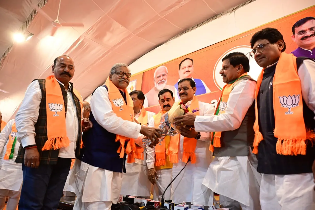 Congress, समाजवादी पार्टी और बहुजन समाज पार्टी के पदाधिकारियों और कार्यकर्ता ने पार्टी की सदस्यता ग्रहण की