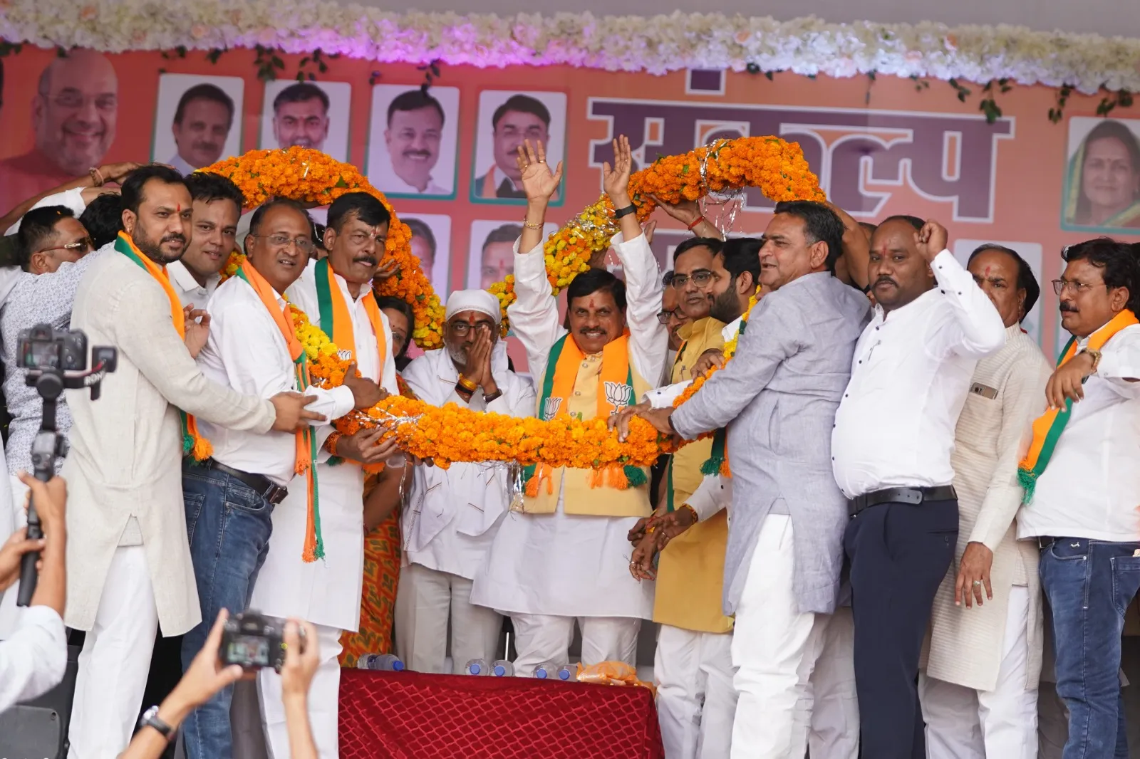 Chief Minister Dr. Mohan Yadav ने गुरूवार को बैतूल, नर्मदापुरम और दमोह में चुनावी जनसभाओं को संबोधित किया