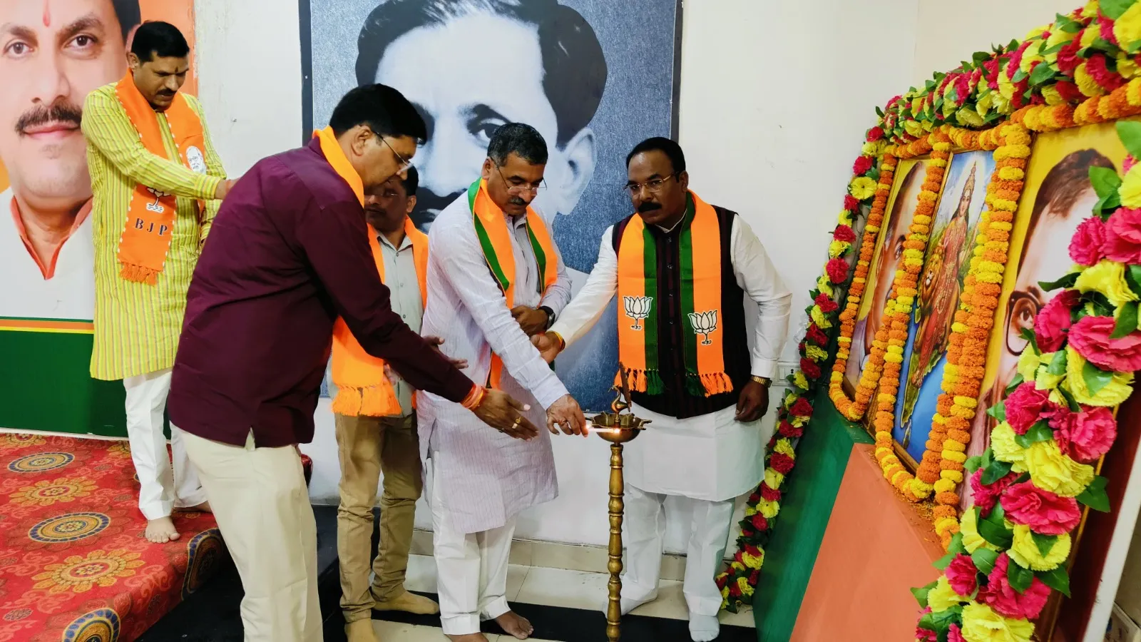 भाजपा प्रदेश संगठन महामंत्री Hitanand ने रीवा में जनप्रतिनिधियों और पदाधिकारी की बैठक को किया सम्बोधित