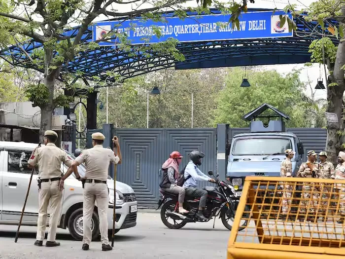 Tihar Jail में खाने को लेकर झड़प के दौरान कैदी की हत्या