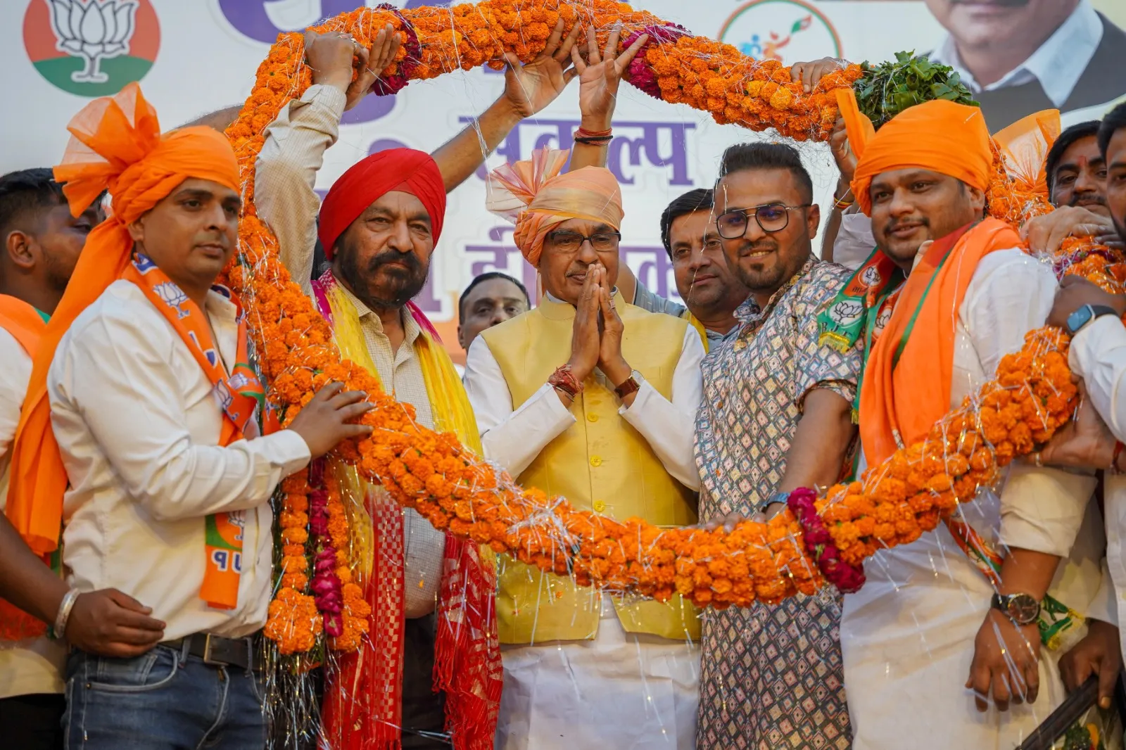 पूर्व मुख्यमंत्री Shivraj Singh Chauhan ने बुधवार को दिल्ली की चांदनी चौक लोकसभा सीट पर युवा संवाद कार्यक्रम और उत्तर-पूर्वी लोकसभा सीट पर दलित महा सम्मेलन को संबोधित किया
