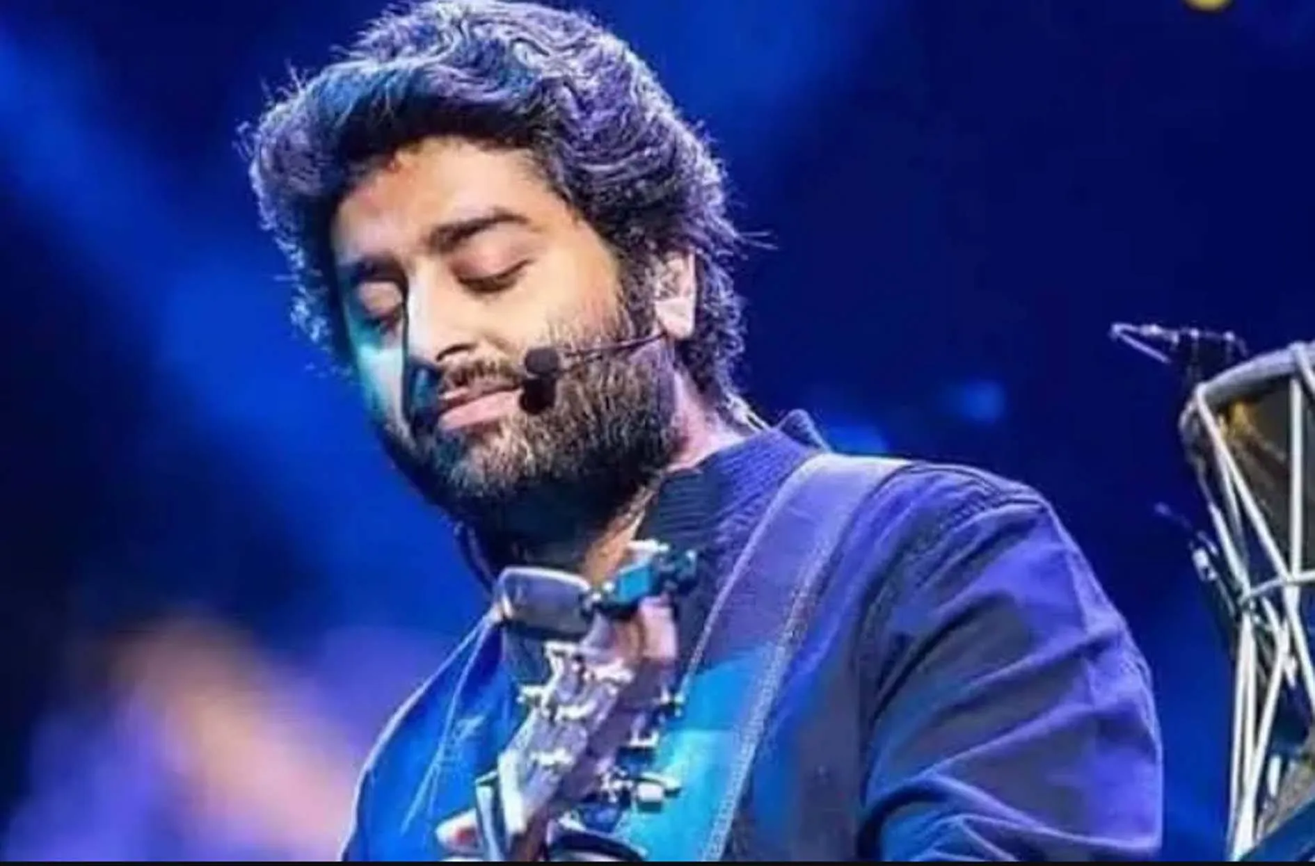 करोडों का मालिक है ये सिंगर लेकिन जीता है Simple Life