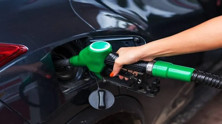 Petrol-Diesel नोएडा में महंगा, चंडीगढ़ में सस्ता