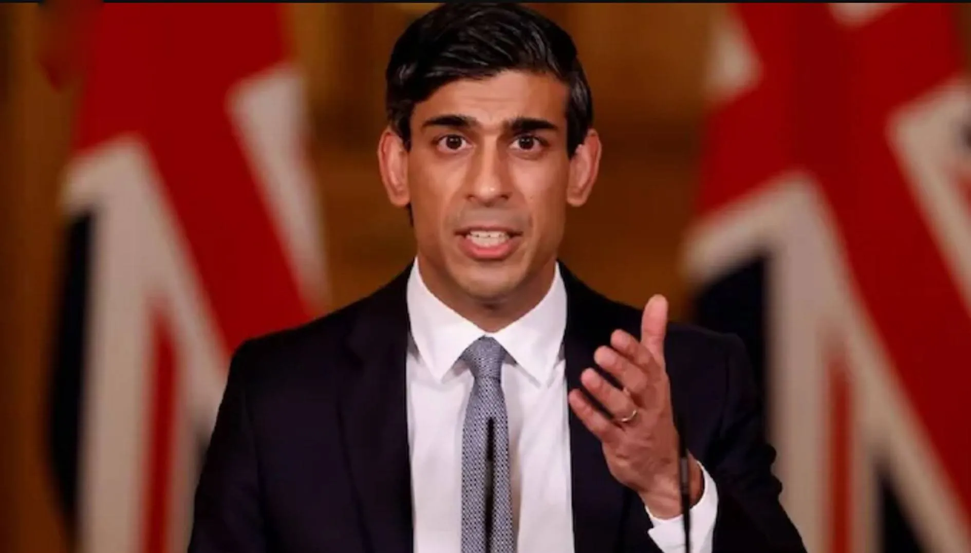 Rishi Sunak इतने मालामाल हो गए कि सालभर भी नहीं हुआ और किंग चार्ल्स से आगे निकल गए