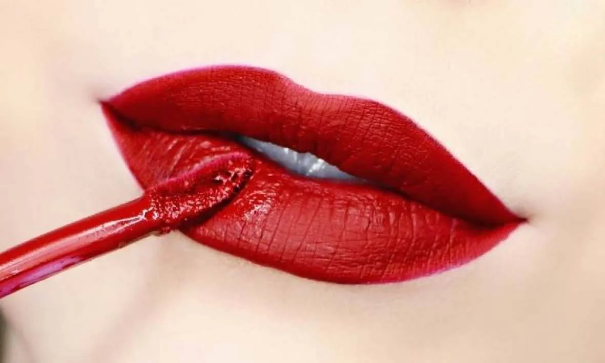 Liquid Lipstick लगाते समय रखें इन बातों का ध्यान