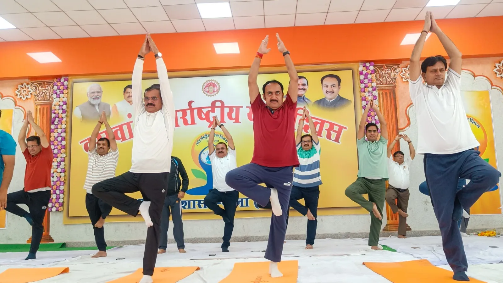 International Yoga Day पर भारतीय जनता पार्टी के प्रदेश अध्यक्ष व खजुराहो सांसद ने पन्ना, क्षेत्रीय संगठन महामंत्री, प्रदेश संगठन महामंत्री ने भोपाल में किया योग
