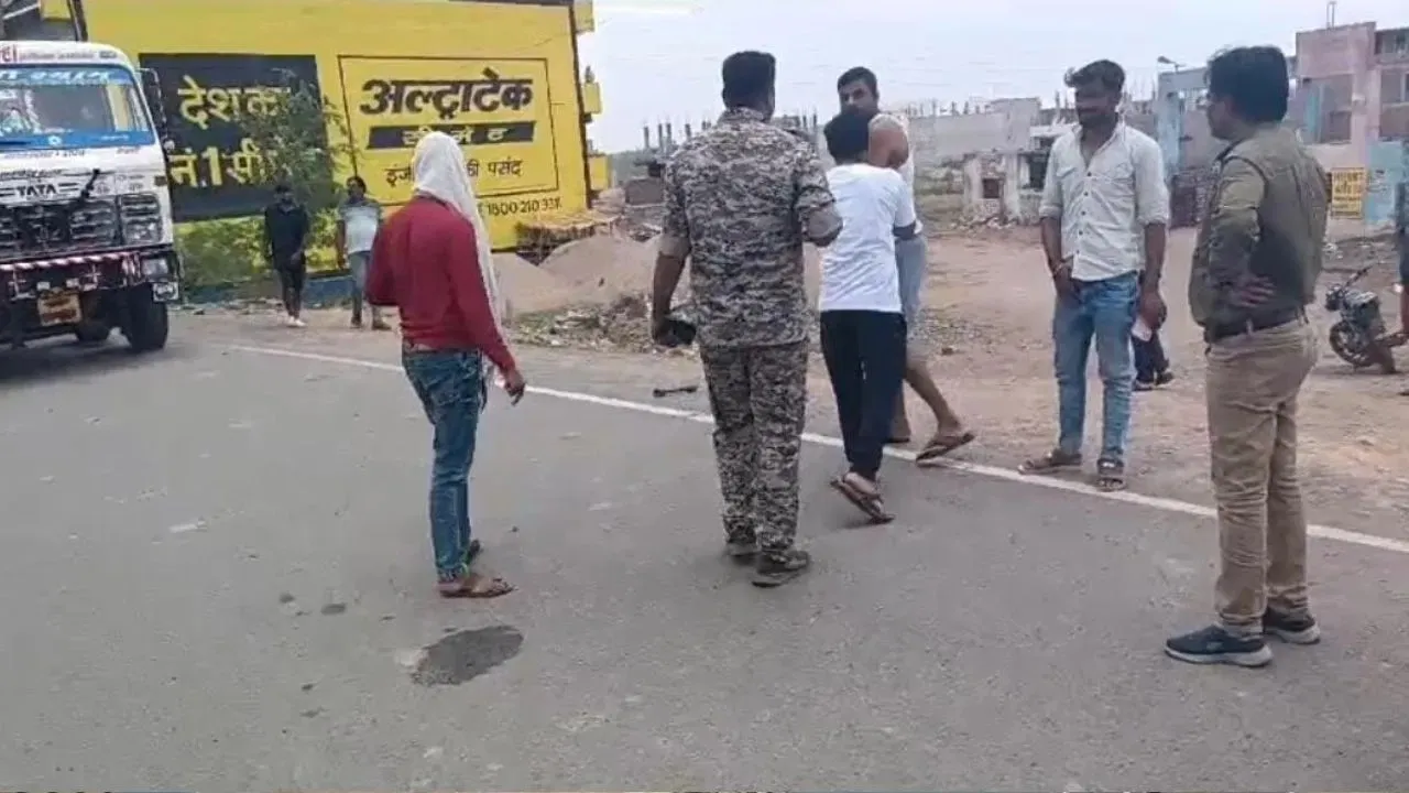 अवैध खनन रोकने गई वन टीम पर Mafia ने किया हमला, कर्मचारियों को डंपर से कुचलने की कोशिश की