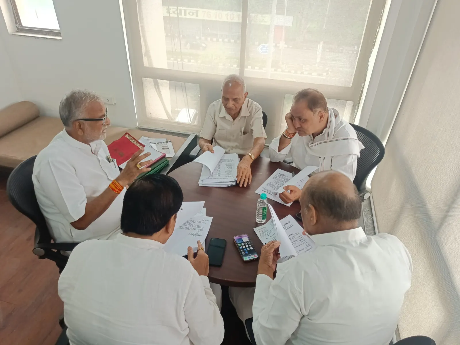 सहकारिता से जुड़े प्रतिनिधि सक्रियता से कार्य कर कांग्रेस के पक्ष में माहौल बनायें: Bhagwan Singh Yadav