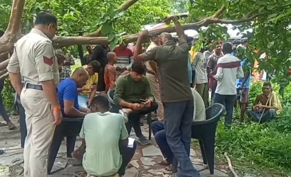 कुएं में उतरे पांच लोगों की जहरीली गैस रिसाव की चपेट में आने से हुई मौत…..