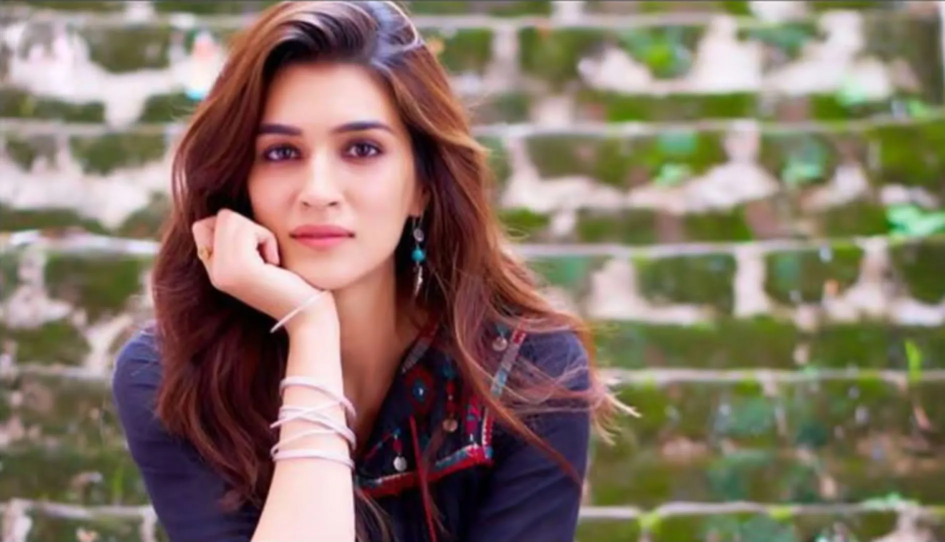 मैं साधारण परिवार से हूं, मेहनत से पहचान बनाई है: Kriti Sanon