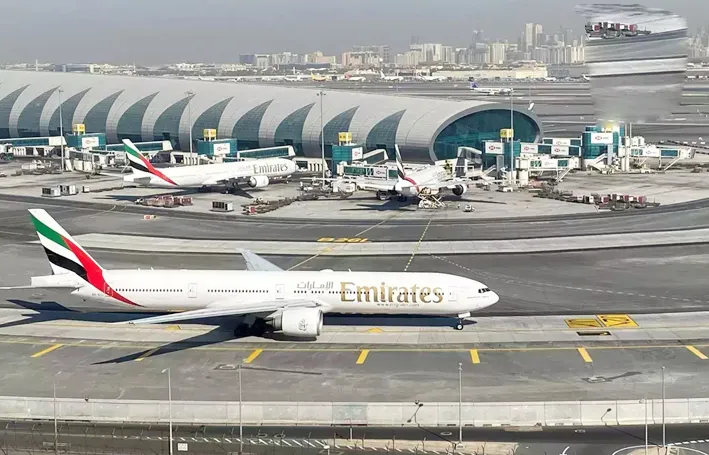 भुगतान न किए जाने से कई उड़ानें रद्द, यात्री Dubai में फंसे