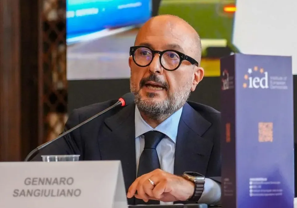 इटली के आशिक मिजाज Culture Minister ने गर्लफ्रेंड को दे दिया बड़ा पद