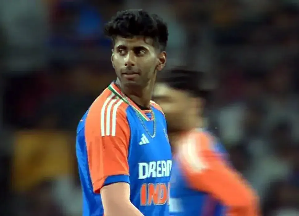 पहला ही ओवर मेडन करने वाले तीसरे भारतीय गेंदबाज बने Mayank Yadav