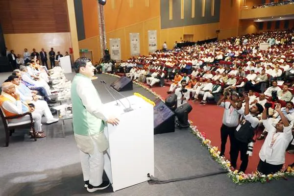 उपलब्ध संसाधनों को अपनी क्षमता और योग्यता से हीरे की तरह तराशेंगे : Chief Minister Dr. Yadav