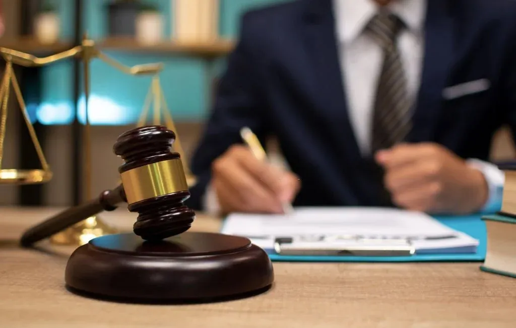 धोखाधड़ी के ‎शिकार व्य‎क्ति के खाते से गायब हुए 2.6 लाख वापस करे बैंक: High Court