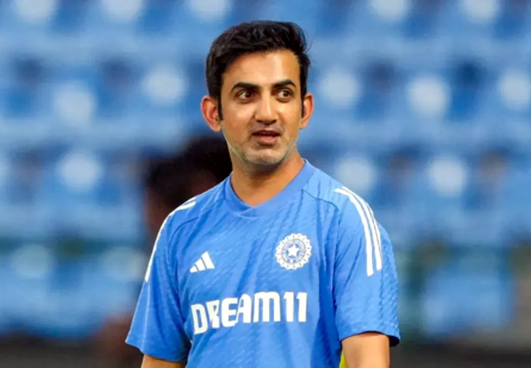 Gambhir अचानक स्वदेश लौटे