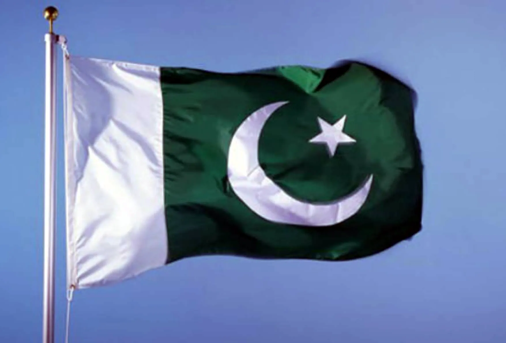 आर्थिक तंगी से जूझ रहा Pakistan, अब रिटायरमेंट घटाने पर कर रहा काम