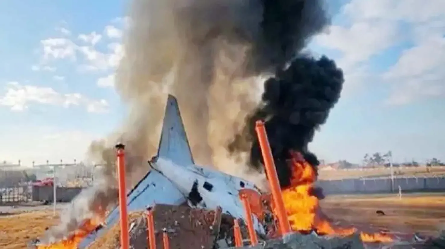 South Korea में बड़ा विमान हादसा: लैंडिंग के दौरान रनवे पर फिसला प्लेन, 85 की मौत, कई घायल