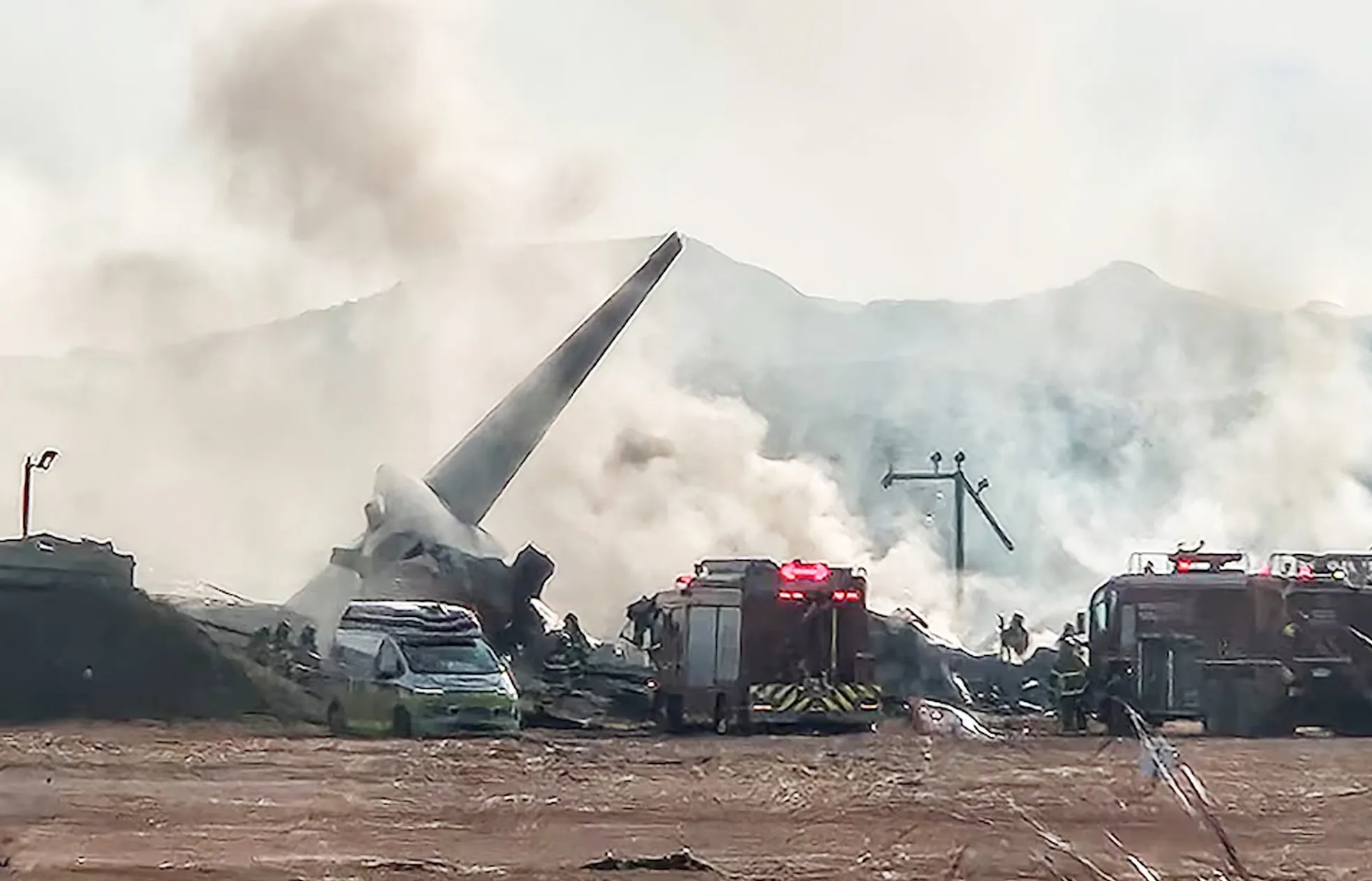 South Korean का विमान हादसा : दो को जीवित बचाया अन्य 179 की मौत