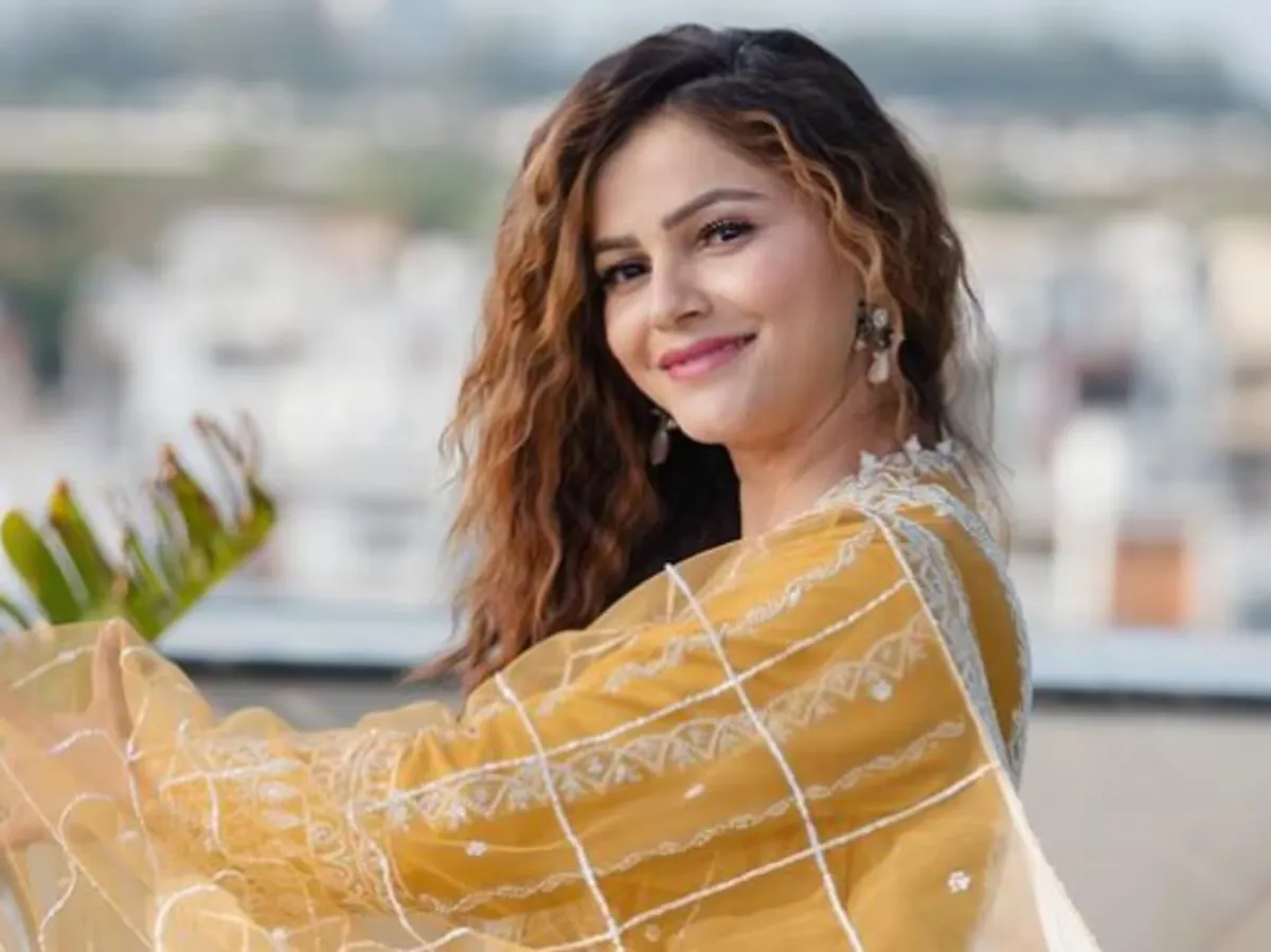 ग्लैमरस अंदाज देखने को मिला Rubina Dilaik का