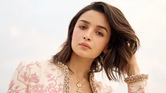 Alia ने अपने कॉफी मग की तस्वीर की साझा, दिखी खास बात
